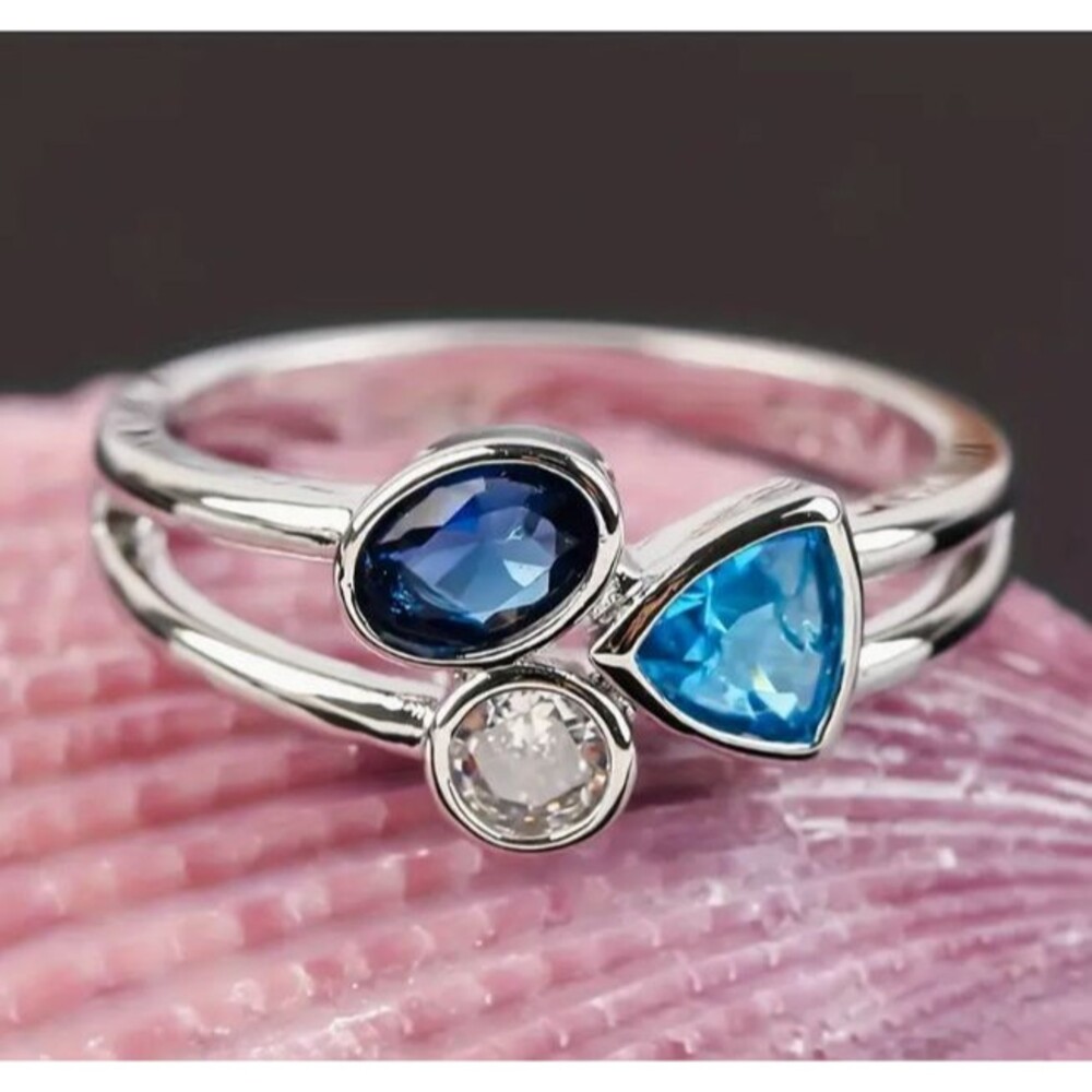 Silver 3 Three Blue Clear Stone Ring Size 8 Triangle Oval - Picture 3 of 9